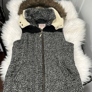 Full zip woman’s vest